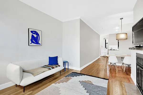 Sold by Bond New York | media 17