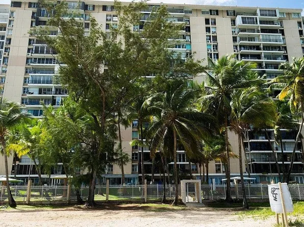 5245 Avenue Isla Verde #15K, Carolina, PR 00979