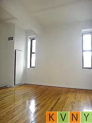 Rented by KVNY Soho | media 2