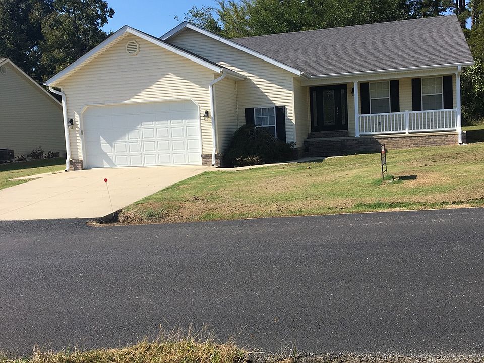 1st image of 946 Sunny Valley Ln