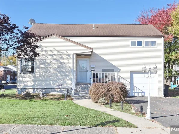 40 Depew St, Dumont, NJ 07628