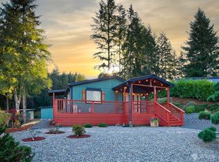 100 E Sea Breeze Dr, Grapeview, WA 98546