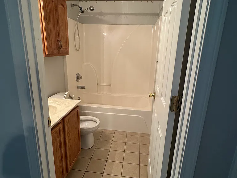 2nd bathroom