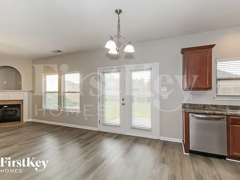 2045 Kensington Ct — Photo 7