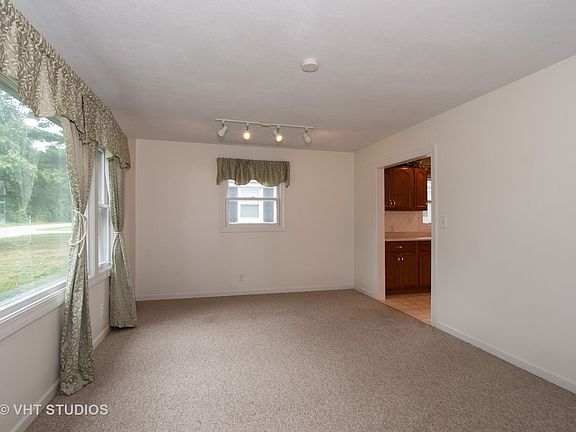 3rd image of 27W601 Galusha Ave