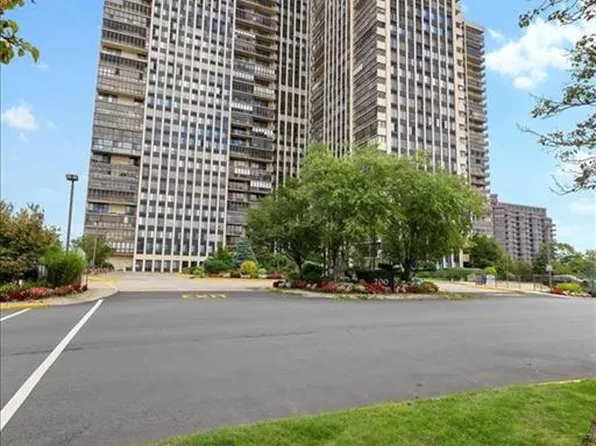 200 Winston Dr APT 2816, Cliffside Park, NJ 07010