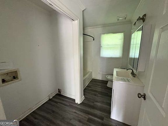6th image of 5552 Lakeside Dr