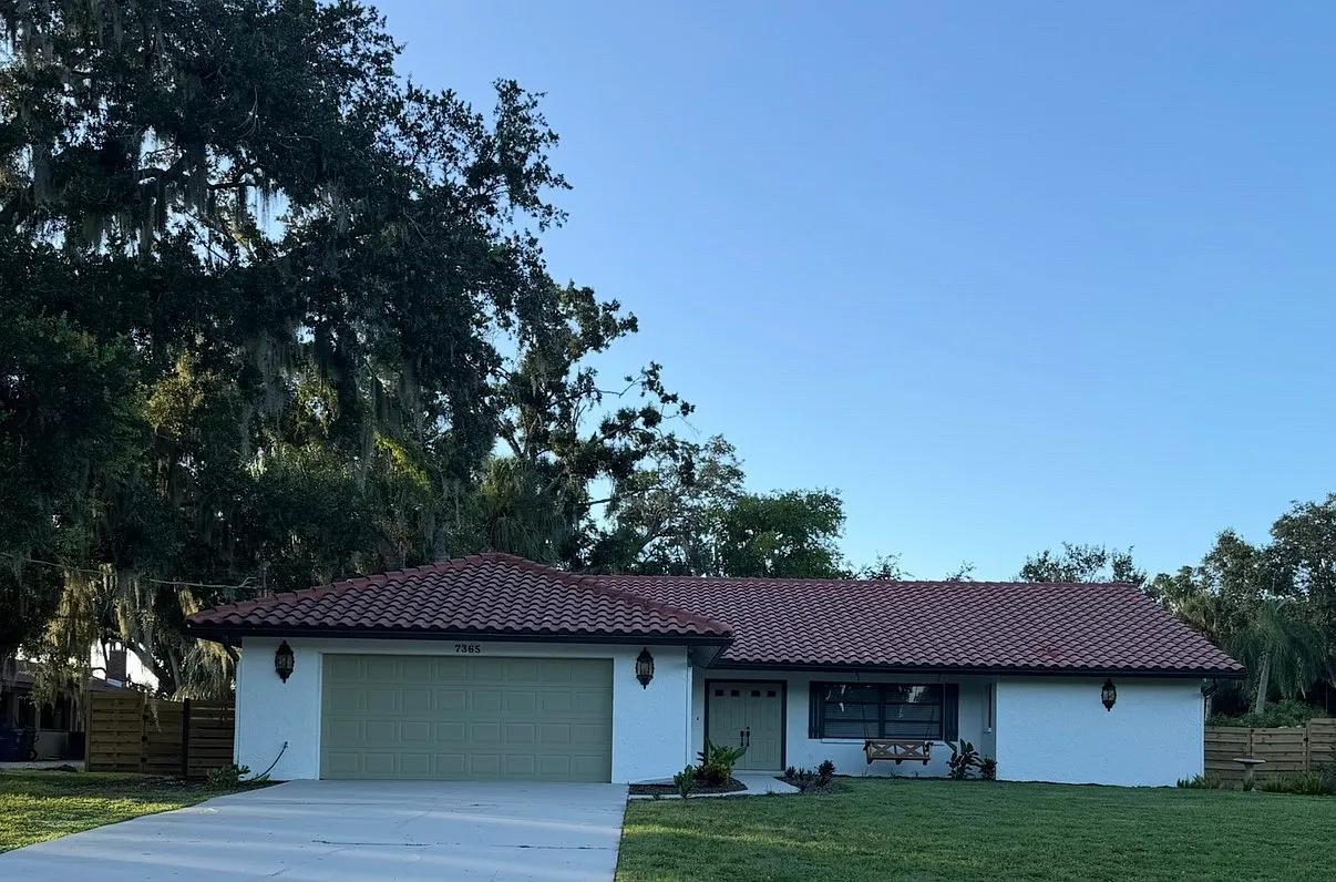 3 bed, 1900 sqft, $3,195 — Photo 1