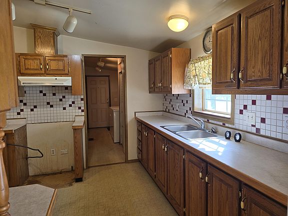 2nd image of 15100 Fairway Ct