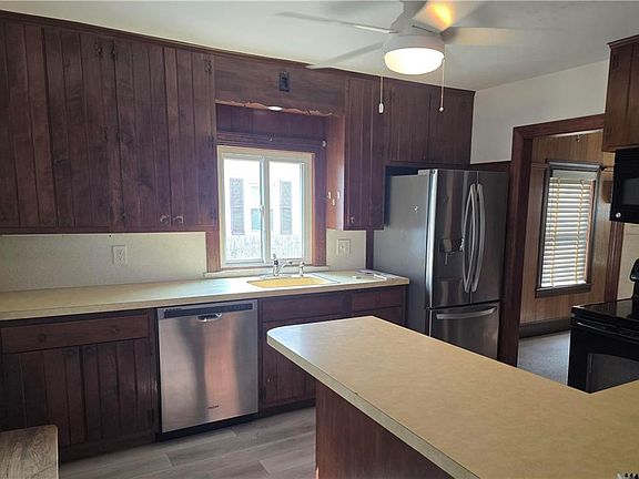 5th image of 86 Sevilla Ave