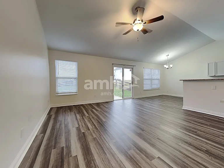 10323 Savannah Ct — Photo 6