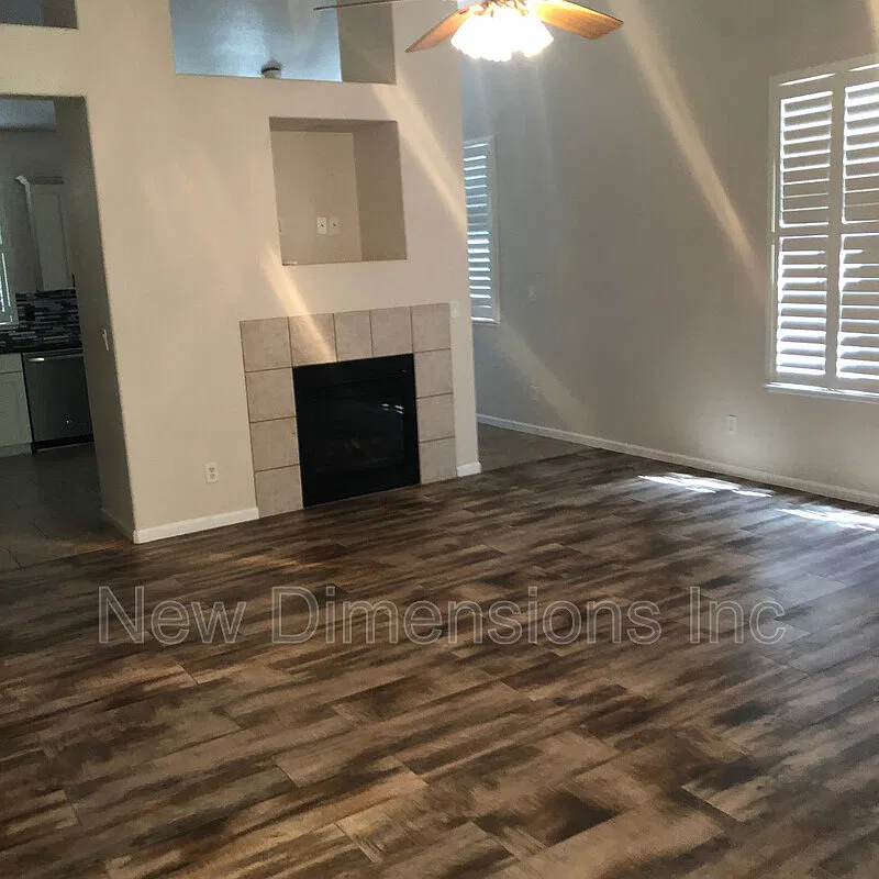 3 bed, 2.0 bath, 1537 sqft, $2,575 — Photo 2