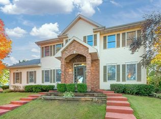 7201 Countrywood Ln, Madison, WI 53719