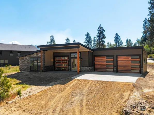 71 Wapiti Ct, Garden Valley, ID 83622