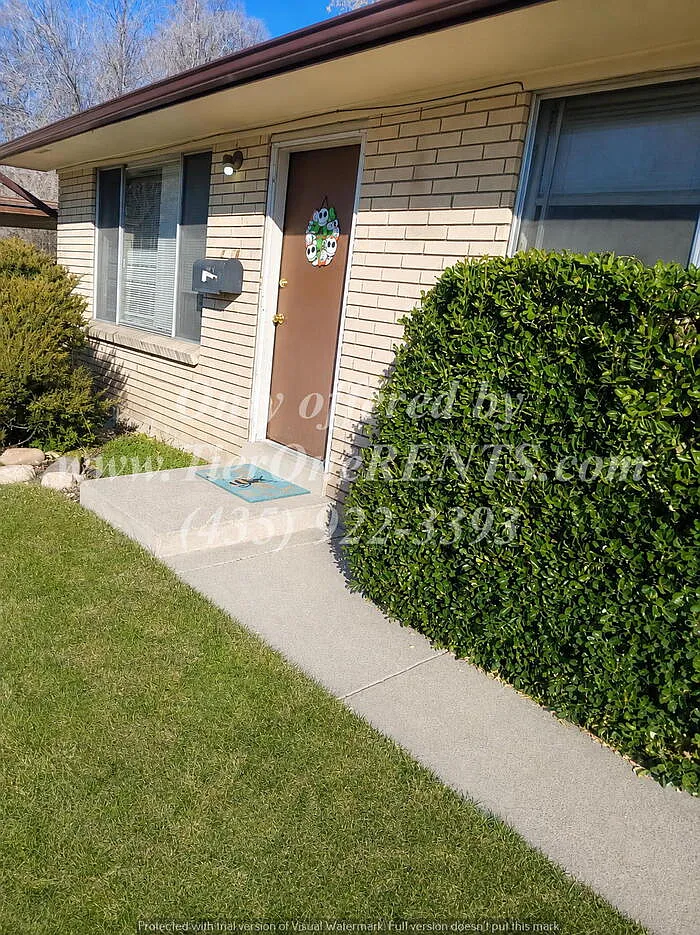 2 bed, 1.0 bath, 900 sqft, $1,295 — Photo 1