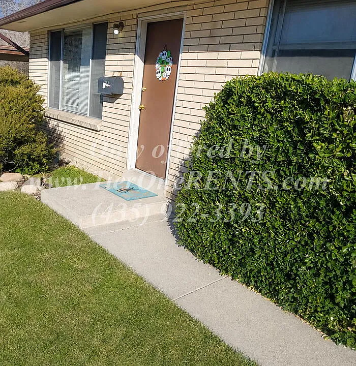 2277 E Gregson Ave