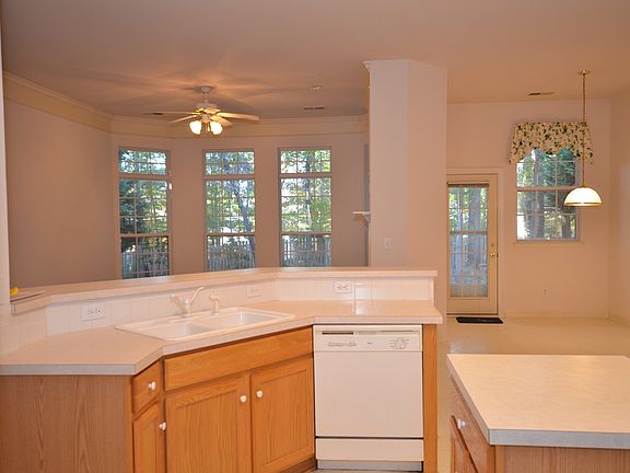 5th image of 8237 Chatham Oaks Dr