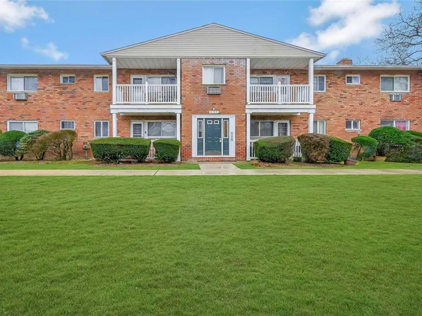 61 Adams Road #2G, Central Islip, NY 11722