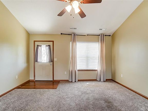 5th image of 1770 Saratoga Dr