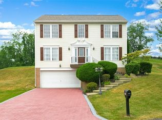 107 Valley View Dr, Rostraver Township, PA 15012