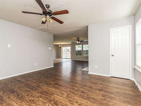 2nd image of 613 Fox Glen Dr
