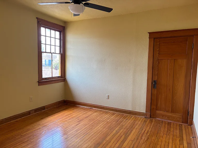 2225 Dante St — Photo 19