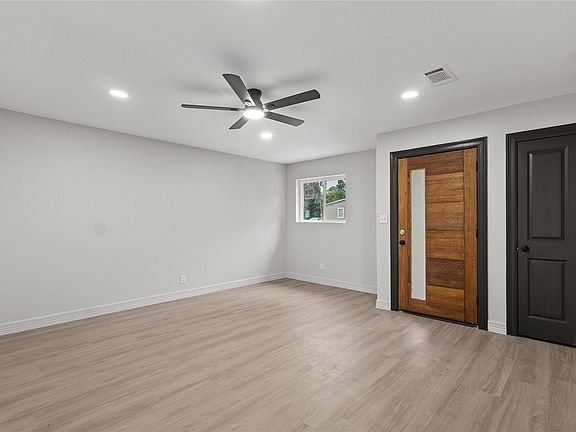 5th image of 170 Maple St