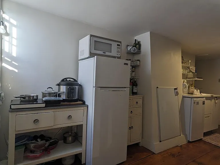 Kitchenet.