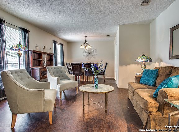 5th image of 10218 Willowick Ln