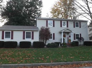 811 Fisher Dr, Flora, IN 46929