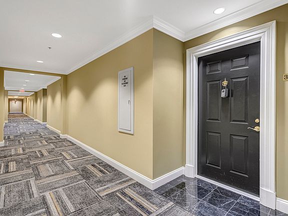 4th image of 485 Harbor Side St APT 304