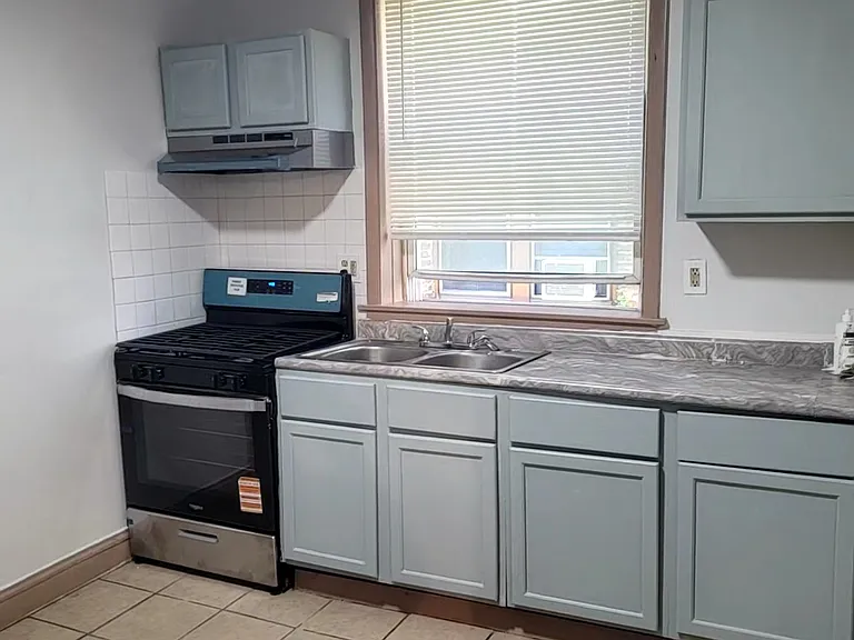 8253 S Maryland Ave #1 — Photo 1