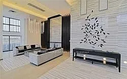 Building Photo - 55 Oneida Cres #607