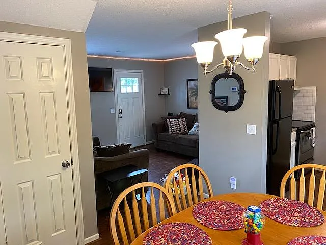 103 Wyeth Ln — Photo 10