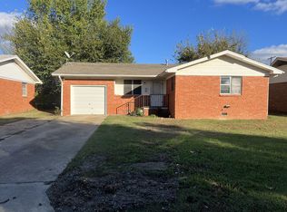 932 N Linda Ave, Ada, OK 74820