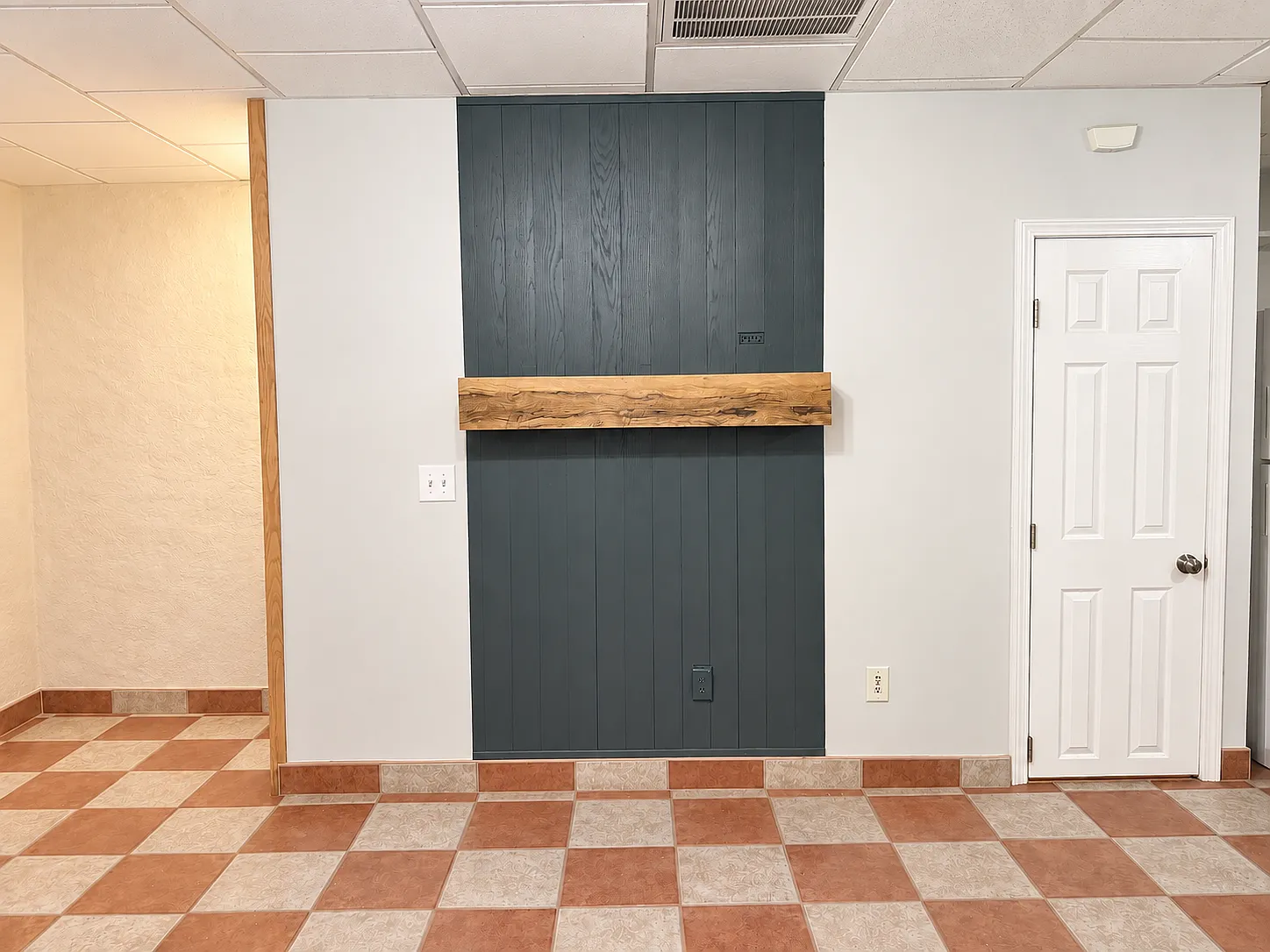 2 bed, $1,400 — Photo 2