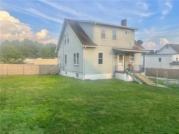 315 S 3rd St, Youngwood, PA 15697