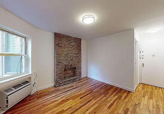 4th image of 118 E 92nd St #1DD
