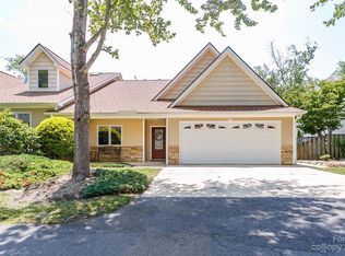 31 Honeycomb Cir, Swannanoa, NC 28778