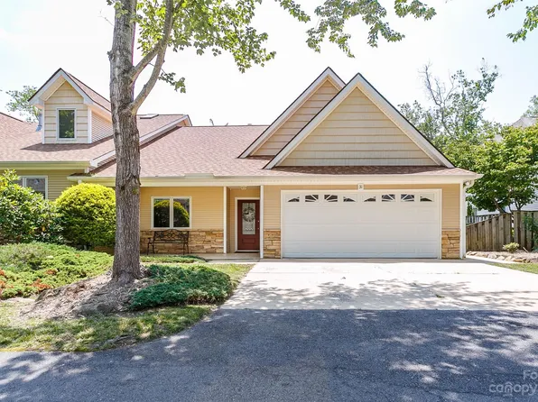 31 Honeycomb Cir, Swannanoa, NC 28778