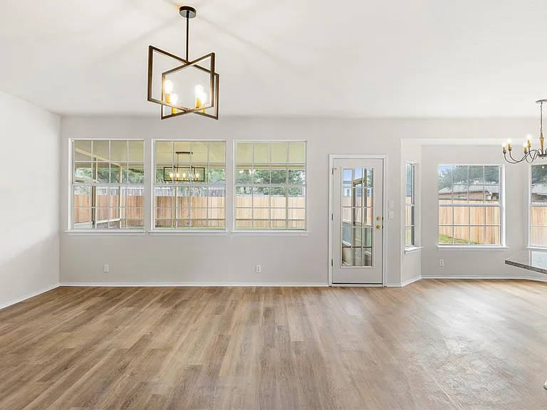 412 Tamara Dr — Photo 18
