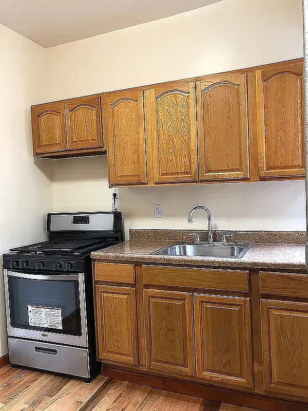 1435 Carroll Street — Photo 4