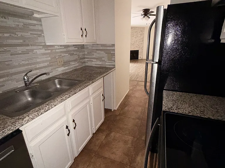 2601 W Broadway Blvd #195 — Photo 11