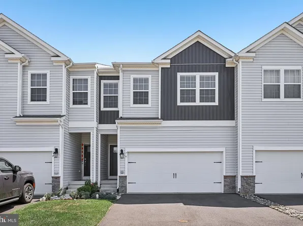 76 Fonthill Ct, Quakertown, PA 18951