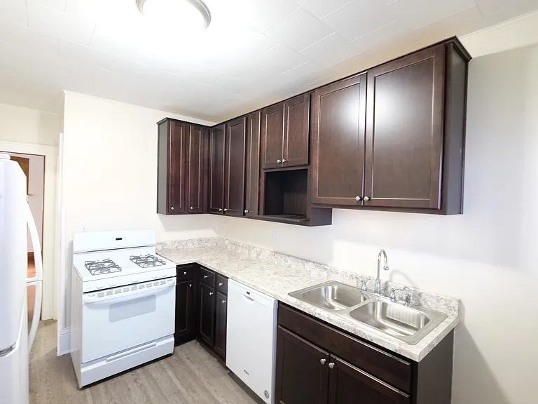 Elevate your living at Central Lakes of Uptown, where modern kitchens featuring sleek cabinetry and essential appliances await. Enjoy comfort and convenience in a vibrant community. Schedule your tour today and find your perfect home!