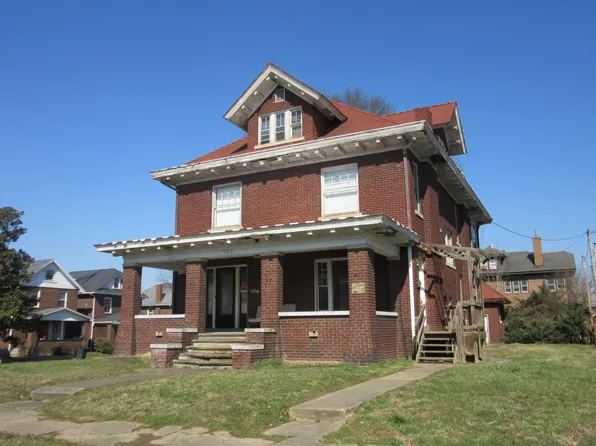 702 10th Ave #B, Huntington, WV 25701