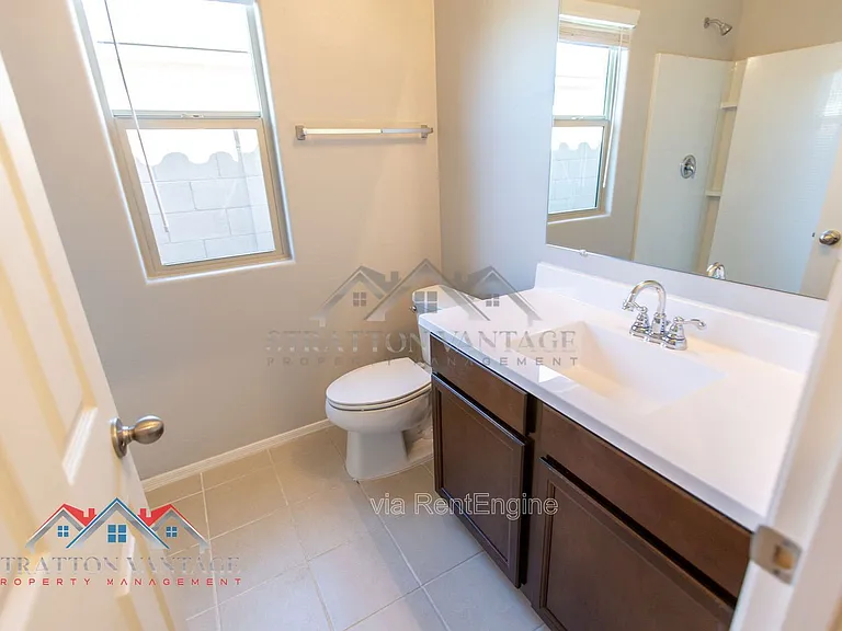 495 E Rio Pl — Photo 11