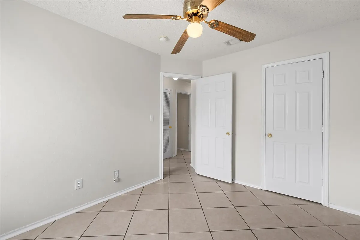 Building Photo - 101 Ina Ct #INACOURT101