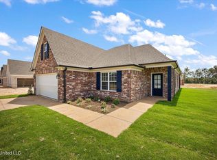 2073 Kent Dr, Southaven, MS 38672