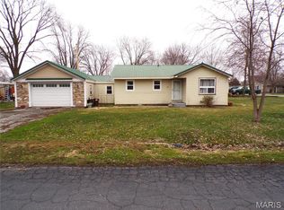 904 N Walnut St, Vandalia, MO 63382